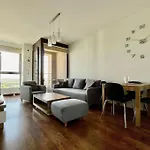 Easy Rent- Metropolitan 2 Free Parking, Hala Globus, 24h Check-in, Zana Apartmán Lublin