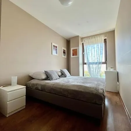 Easy Rent- Metropolitan 2 Free Parking, Hala Globus, 24h Check-in, Zana Lublin