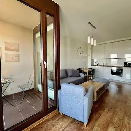Easy Rent- Metropolitan 2 Free Parking, Hala Globus, 24h Check-in, Zana *