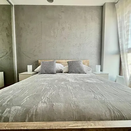 Easy Rent- Metropolitan 2 Free Parking, Hala Globus, 24h Check-in, Zana *