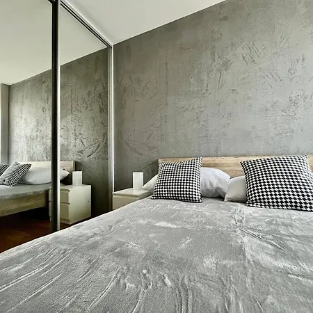 Easy Rent- Metropolitan 2 Free Parking, Hala Globus, 24h Check-in, Zana דירה לובלין