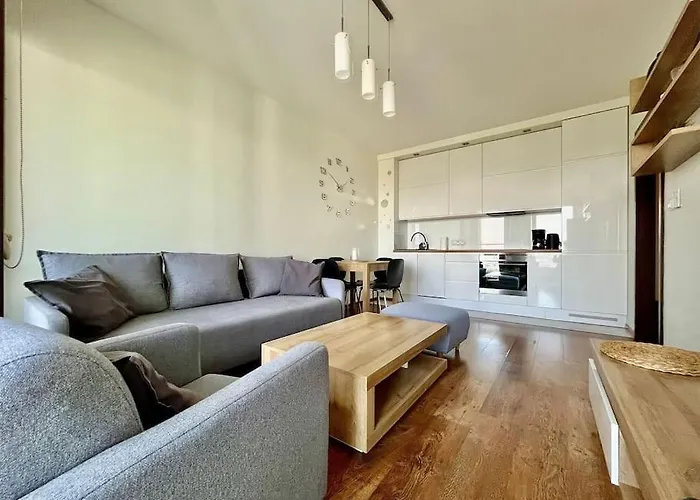 דירה Easy Rent- Metropolitan 2 Free Parking, Hala Globus, 24h Check-in, Zana