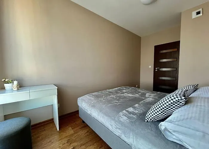 דירה Easy Rent- Metropolitan 2 Free Parking, Hala Globus, 24h Check-in, Zana לובלין