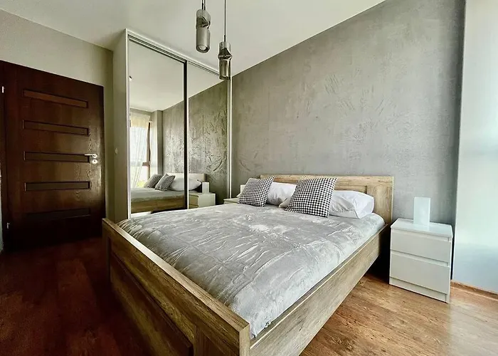 Easy Rent- Metropolitan 2 Free Parking, Hala Globus, 24h Check-in, Zana