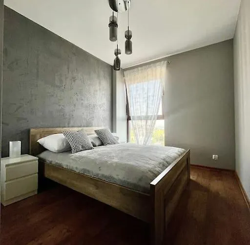 דירה Easy Rent- Metropolitan 2 Free Parking, Hala Globus, 24h Check-in, Zana *