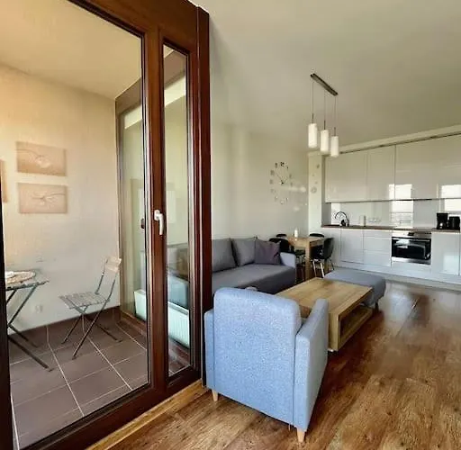 Easy Rent- Metropolitan 2 Free Parking, Hala Globus, 24h Check-in, Zana *