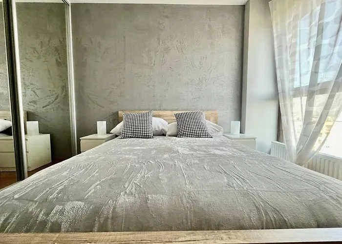 Easy Rent- Metropolitan 2 Free Parking, Hala Globus, 24h Check-in, Zana *