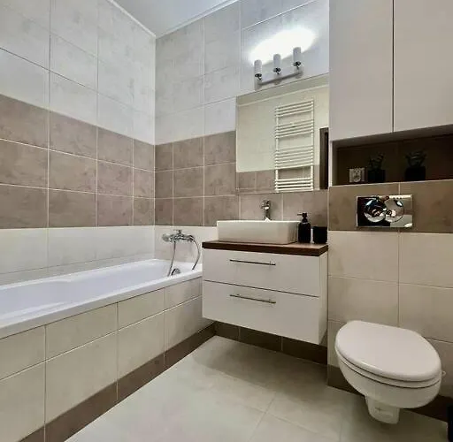 Easy Rent- Metropolitan 2 Free Parking, Hala Globus, 24h Check-in, Zana لوبلين