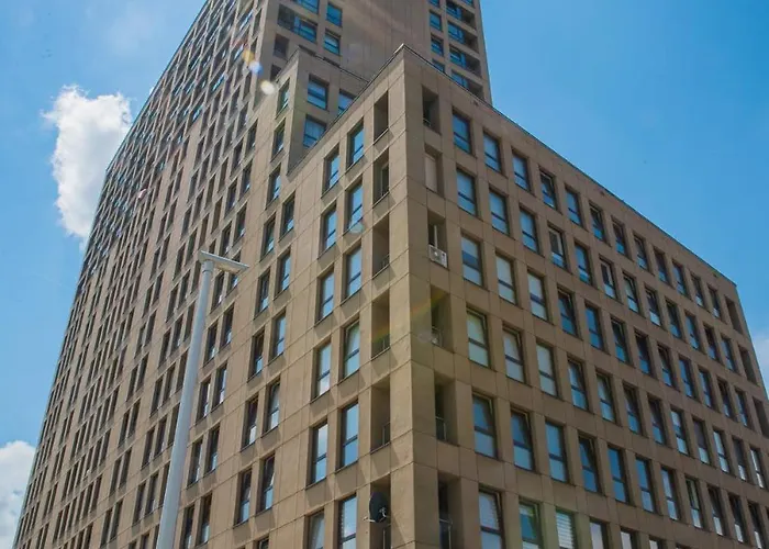 Easy Rent- Metropolitan 2 Free Parking, Hala Globus, 24h Check-in, Zana *